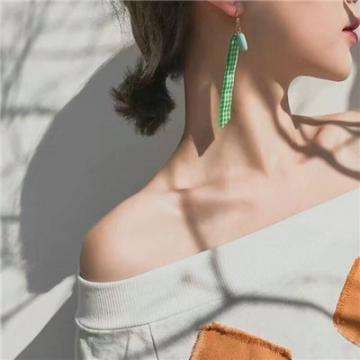 31岁女星闪嫁大25岁富豪 婚礼现场照曝光